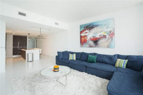 Condo in Miami, Florida, 3 bedrooms  № 2090346 - photo 11