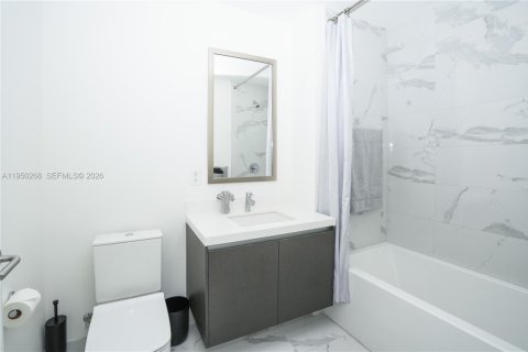 Condo in Miami, Florida, 3 bedrooms  № 2090346 - photo 5