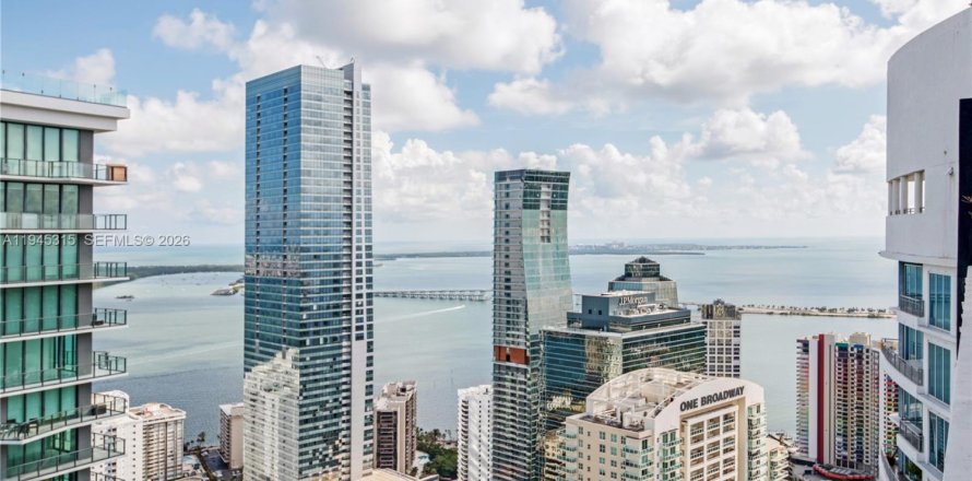 Кондоминиум с 2 спальнями в Майами, Флорида № 2007504