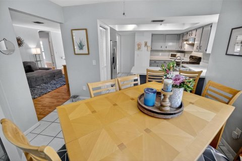 Condo in Palm Coast, Florida, 2 bedrooms  № 1883562 - photo 13