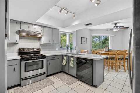 Condo in Palm Coast, Florida, 2 bedrooms  № 1883562 - photo 15