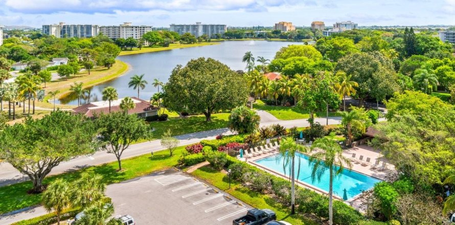 Condo in Pompano Beach, Florida, 2 bedrooms № 1172850