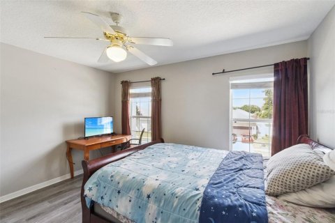 Villa ou maison à vendre à Kissimmee, Floride: 5 chambres, 321.44 m2 № 2149829 - photo 18