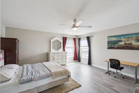 Villa ou maison à vendre à Kissimmee, Floride: 5 chambres, 321.44 m2 № 2149829 - photo 12