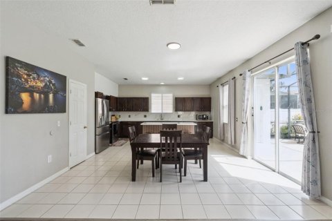 Villa ou maison à vendre à Kissimmee, Floride: 5 chambres, 321.44 m2 № 2149829 - photo 6