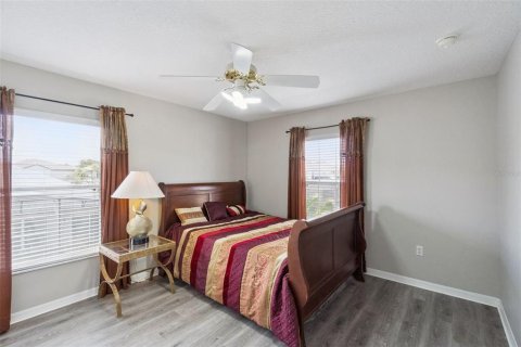 Villa ou maison à vendre à Kissimmee, Floride: 5 chambres, 321.44 m2 № 2149829 - photo 30