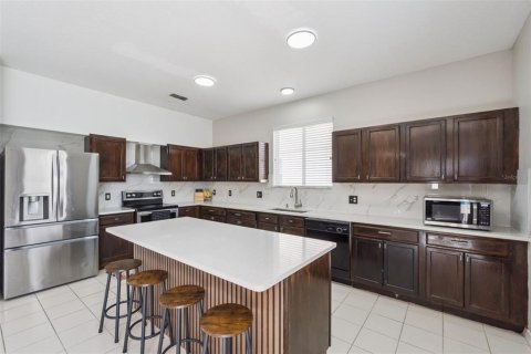 Villa ou maison à vendre à Kissimmee, Floride: 5 chambres, 321.44 m2 № 2149829 - photo 9