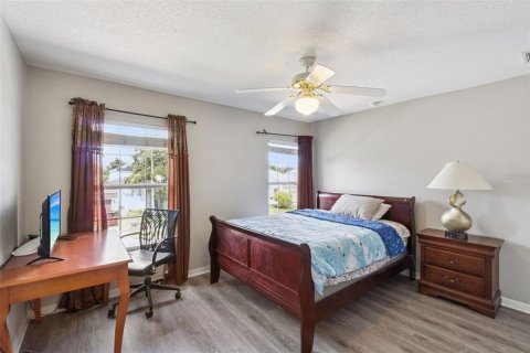 Villa ou maison à vendre à Kissimmee, Floride: 5 chambres, 321.44 m2 № 2149829 - photo 17