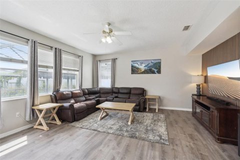 Villa ou maison à vendre à Kissimmee, Floride: 5 chambres, 321.44 m2 № 2149829 - photo 11