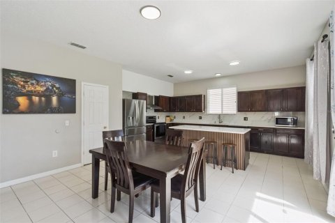Villa ou maison à vendre à Kissimmee, Floride: 5 chambres, 321.44 m2 № 2149829 - photo 7