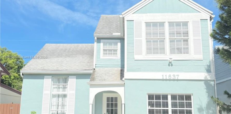 Villa ou maison à Miami, Floride 3 chambres, 149.57 m2 № 1893458