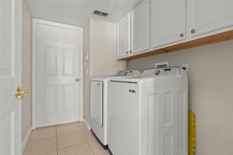 Villa ou maison à louer à Orlando, Floride: 5 chambres, 259.66 m2 № 1855876 - photo 15