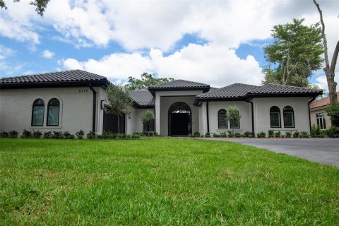 House in Windermere, Florida 3 bedrooms, 263.47 sq.m. № 2210949 - photo 2