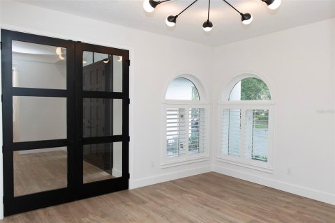 House in Windermere, Florida 3 bedrooms, 263.47 sq.m. № 2210949 - photo 10