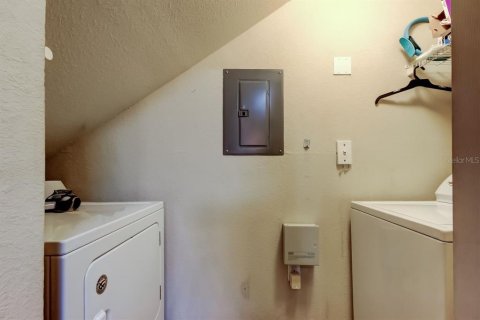 Condo in Palm Harbor, Florida, 2 bedrooms № 2144090 - photo 17