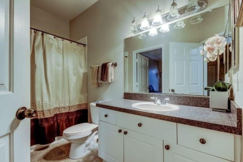 Condo in Palm Harbor, Florida, 2 bedrooms № 2144090 - photo 25