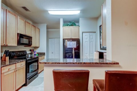 Condo in Palm Harbor, Florida, 2 bedrooms № 2144090 - photo 13
