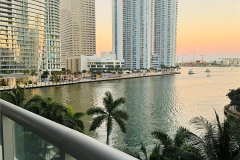 Condo in Miami, Florida, 2 bedrooms  № 2000828