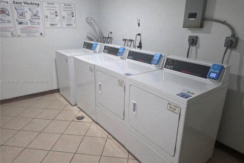 Снять в аренду кондоминиум в Майами, Флорида 1 спальня, 75.53м2, № 2045556 - фото 30