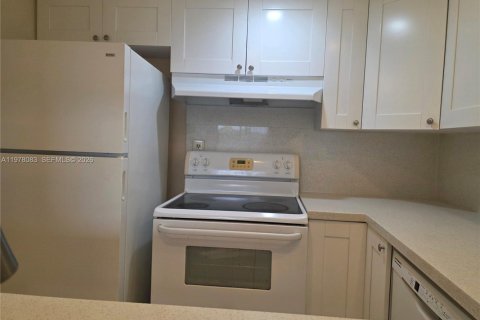 Снять в аренду кондоминиум в Майами, Флорида 1 спальня, 75.53м2, № 2045556 - фото 14