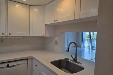 Снять в аренду кондоминиум в Майами, Флорида 1 спальня, 75.53м2, № 2045556 - фото 12