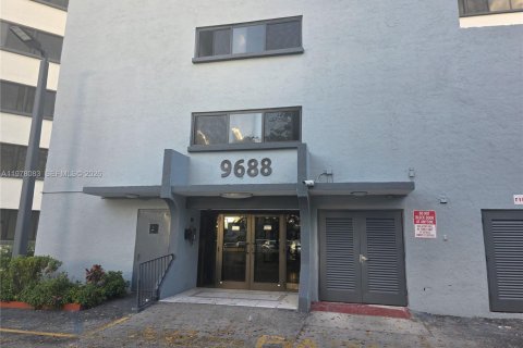 Кондоминиум с 1 спальней в Майами, Флорида № 2045556