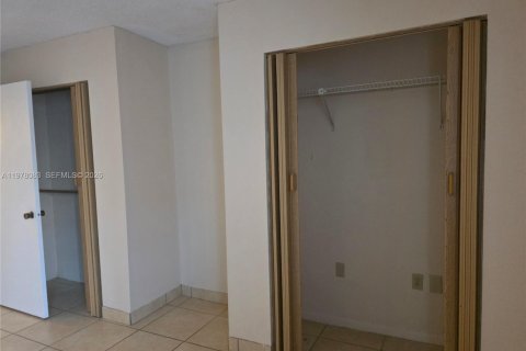 Снять в аренду кондоминиум в Майами, Флорида 1 спальня, 75.53м2, № 2045556 - фото 24