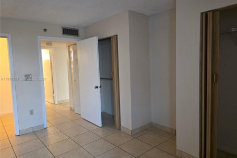 Снять в аренду кондоминиум в Майами, Флорида 1 спальня, 75.53м2, № 2045556 - фото 21