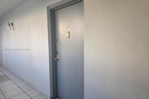 Снять в аренду кондоминиум в Майами, Флорида 1 спальня, 75.53м2, № 2045556 - фото 5