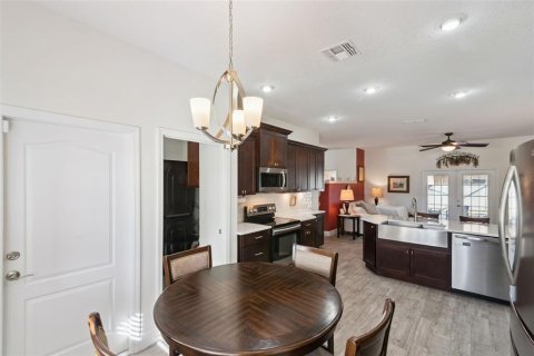 House in Leesburg, Florida 4 bedrooms, 191.1 sq.m. № 2117777 - photo 11