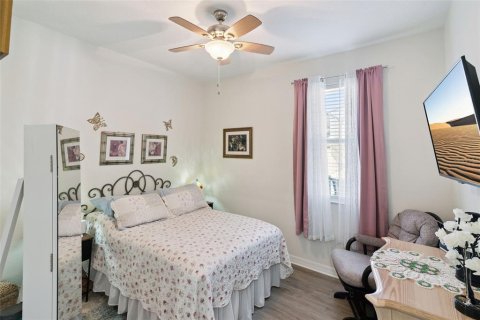 House in Leesburg, Florida 4 bedrooms, 191.1 sq.m. № 2117777 - photo 27