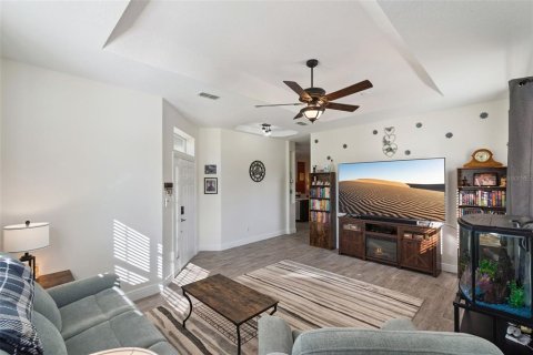 House in Leesburg, Florida 4 bedrooms, 191.1 sq.m. № 2117777 - photo 5