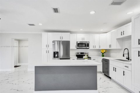 Villa ou maison à vendre à Fort Lauderdale, Floride: 4 chambres, 140.47 m2 № 1965621 - photo 9