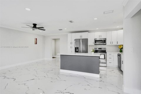 Villa ou maison à vendre à Fort Lauderdale, Floride: 4 chambres, 140.47 m2 № 1965621 - photo 6