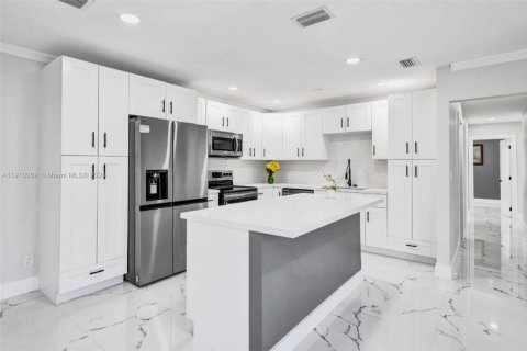 Villa ou maison à vendre à Fort Lauderdale, Floride: 4 chambres, 140.47 m2 № 1965621 - photo 8