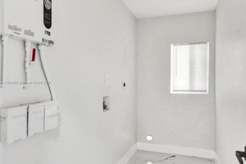 Villa ou maison à vendre à Fort Lauderdale, Floride: 4 chambres, 140.47 m2 № 1965621 - photo 13