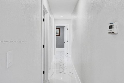 Villa ou maison à vendre à Fort Lauderdale, Floride: 4 chambres, 140.47 m2 № 1965621 - photo 12