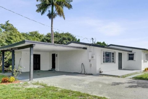 Villa ou maison à vendre à Fort Lauderdale, Floride: 4 chambres, 140.47 m2 № 1965621 - photo 3