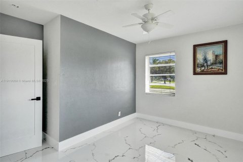 Villa ou maison à vendre à Fort Lauderdale, Floride: 4 chambres, 140.47 m2 № 1965621 - photo 22