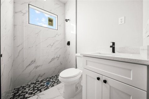 House in Lehigh Acres, Florida 3 bedrooms, 117.99 sq.m. № 1837620 - photo 12