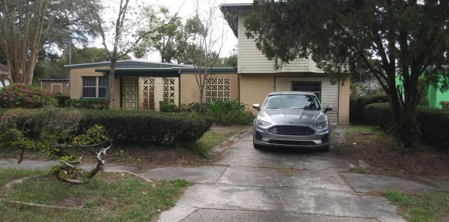 House in Jacksonville, Florida 4 bedrooms, 179.39 sq.m. № 843213