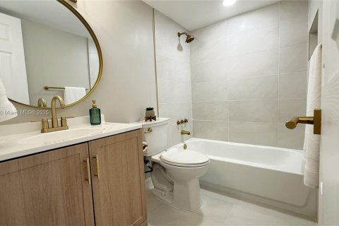 Купить кондоминиум в Майами, Флорида 2 спальни, 100.89м2, № 1953154 - фото 14
