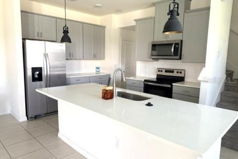 Touwnhouse à vendre à Kissimmee, Floride: 4 chambres, 173.45 m2 № 2429358 - photo 4