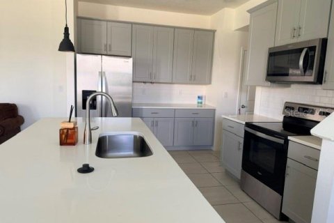 Touwnhouse à vendre à Kissimmee, Floride: 4 chambres, 173.45 m2 № 2429358 - photo 5