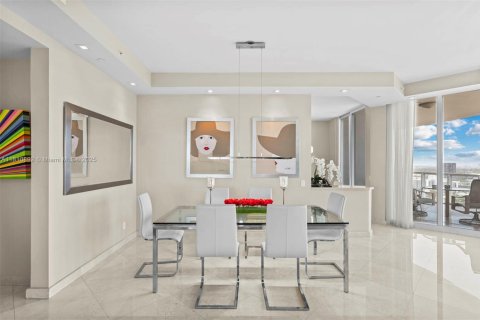 Condominio en venta en Aventura, Florida, 3 dormitorios, 294.78 m2 № 1869937 - foto 6