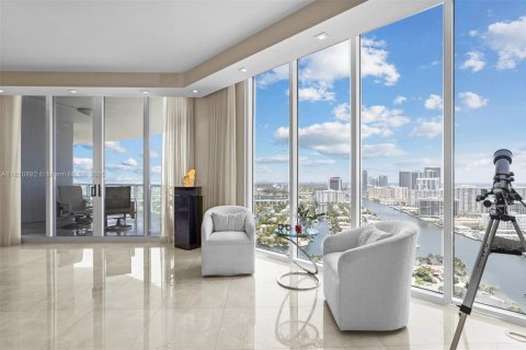 Condominio en venta en Aventura, Florida, 3 dormitorios, 294.78 m2 № 1869937 - foto 11