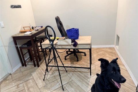 House in Hollywood, Florida 3 bedrooms, 170.94 sq.m. № 2068237 - photo 6