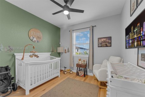 House in Miami, Florida 4 bedrooms, 205.59 sq.m. № 2046498 - photo 16