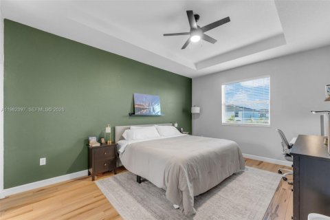 House in Miami, Florida 4 bedrooms, 205.59 sq.m. № 2046498 - photo 12