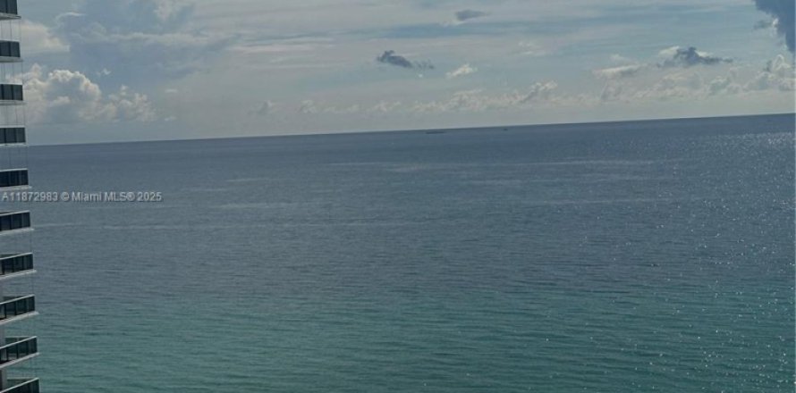 Condo à Hollywood, Floride, 1 chambre № 1921717